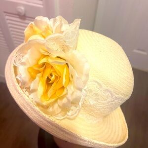 ❤️#21 Chappelli Church Lady Hat! Flowers & Cream in Color